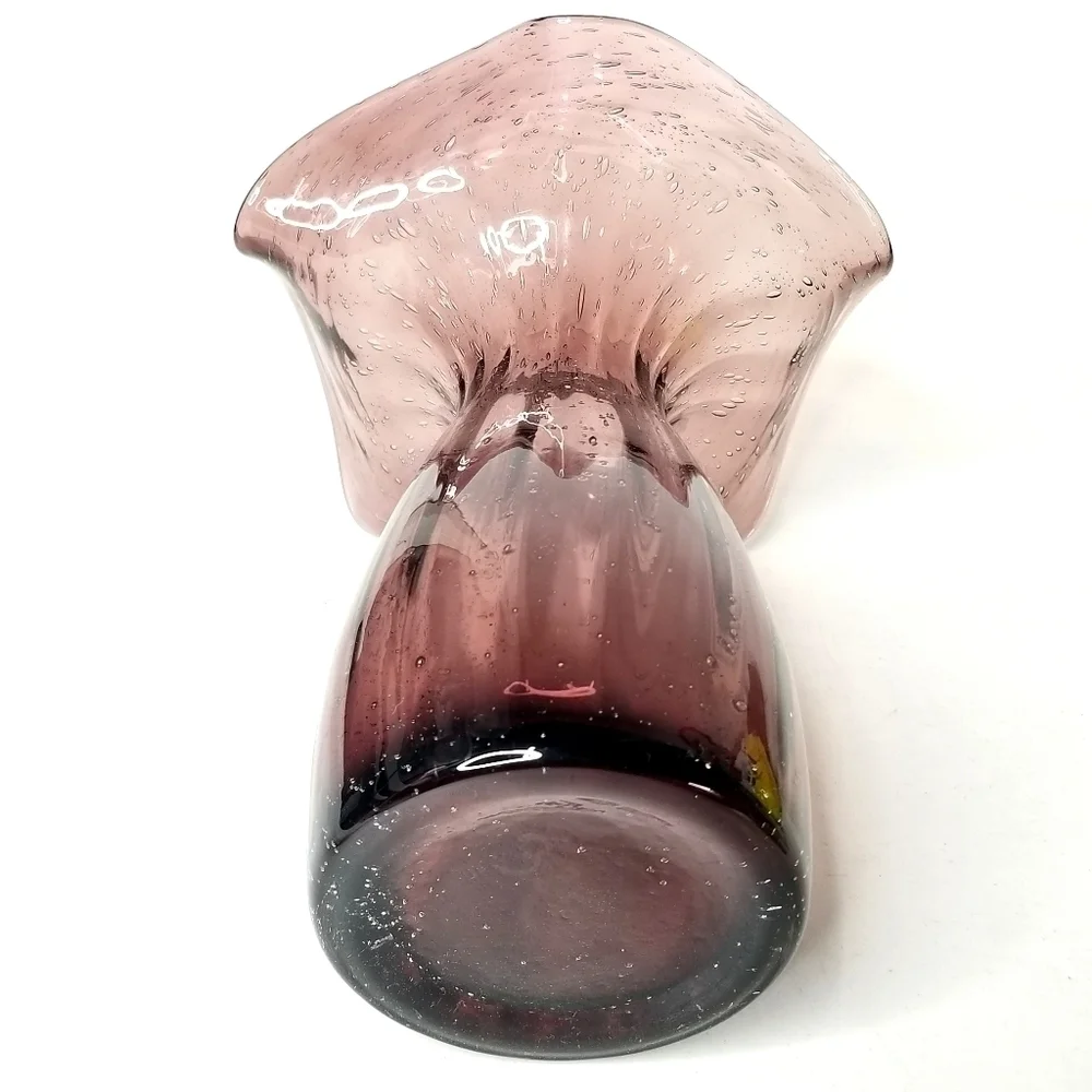 Margie's Garden Great Artisan's Ruffled Hand Blown Glass Amethyst Purple Vase